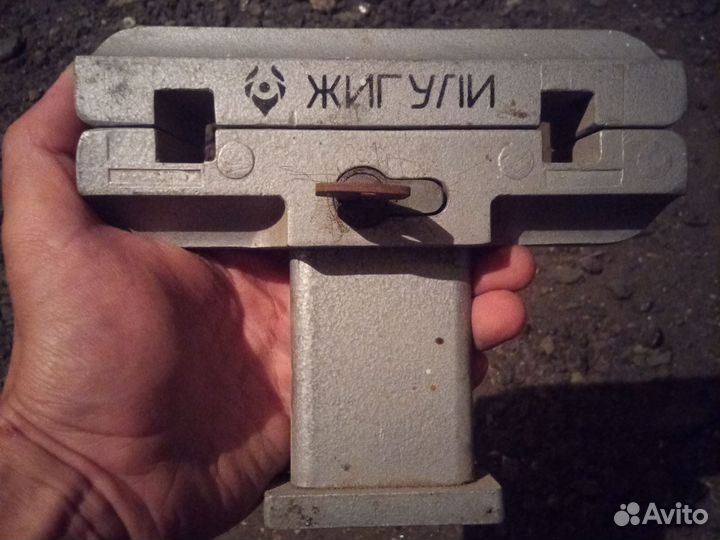 Блокиратор педалей