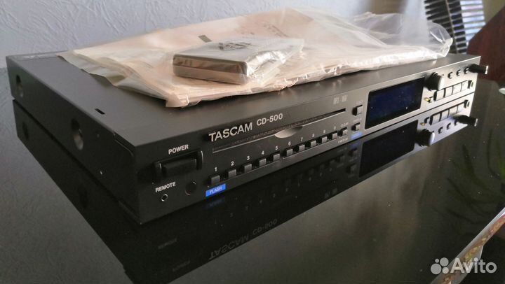 Профессиональный CD-проигрыватель Tascam CD-500