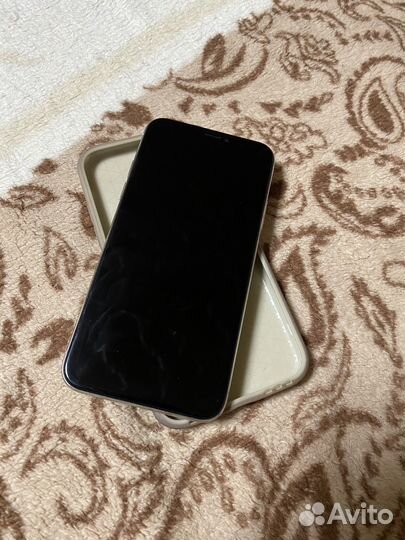 Телефон iPhone 10