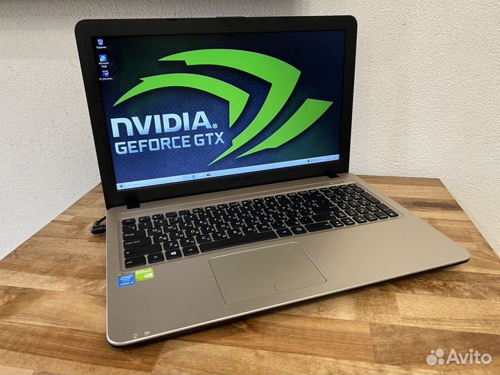 Игровой Asus i3-7020 8Gb DDR4 MX110 Full HD SSD256