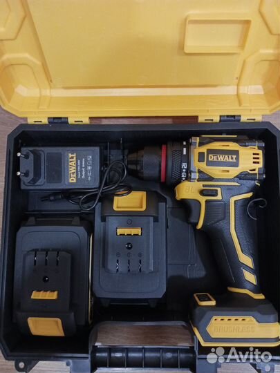 Бесщеточный шуруповерт Dewalt 21V