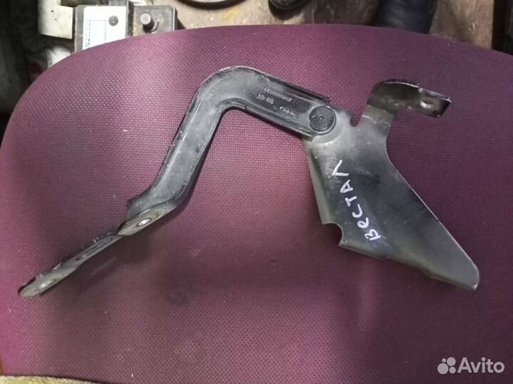 Петля капота левая лада веста