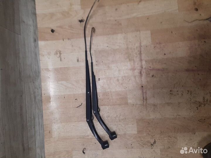 Поводок дворника Hyundai Solaris хэтчбек G4FA 2012