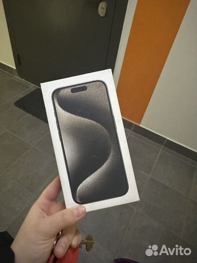 Коробка от iPhone 15 pro