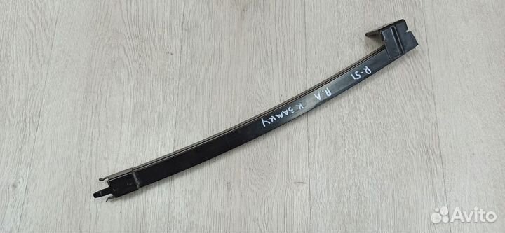 Направляющая стекла Nissan pathfinder R51 Лев