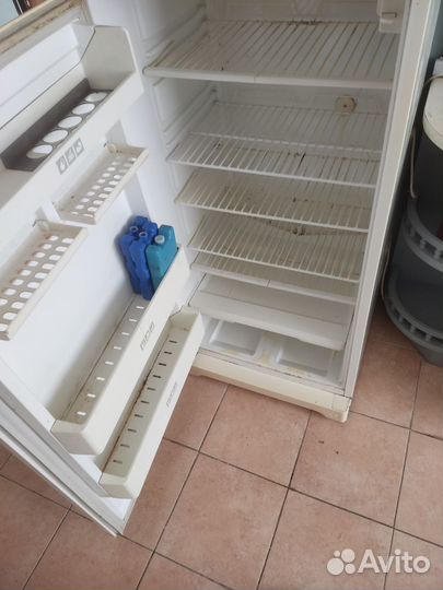 Холодильник 2-х камерный Stinol