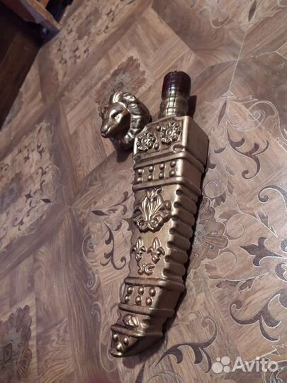 Бутылка в виде кинжала