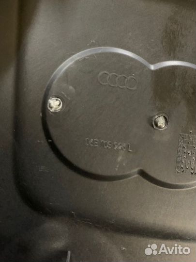 Декоративная крышка двигателя Audi A6 C7 chva 2013