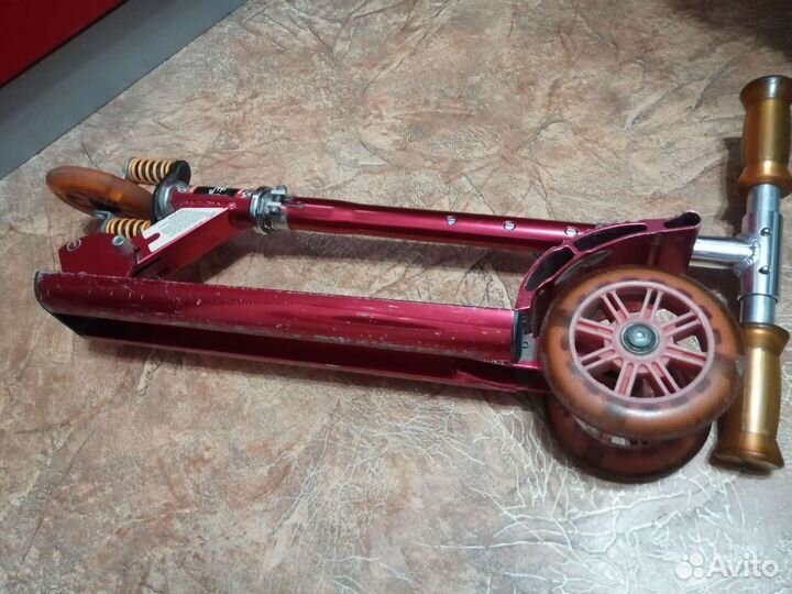 Самокат детский бу со светящимися колесами