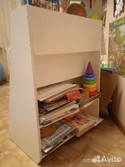 Полка для книг монтессори