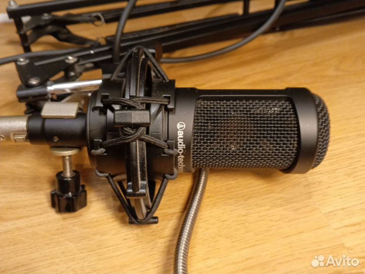 Студийный микрофон Audio Technica AT2035 комплект