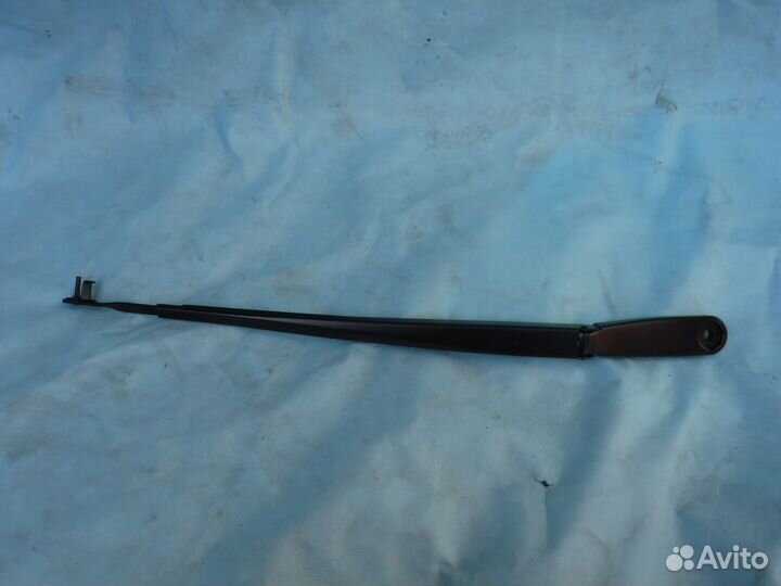 Поводок дворника правый BMW 7 F01 / бмв Ф01