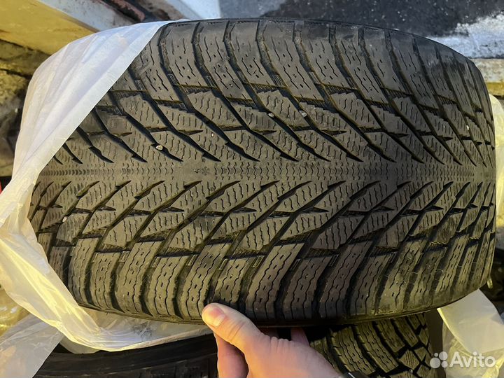 Nokian Tyres Hakkapeliitta R3 275/35 R20
