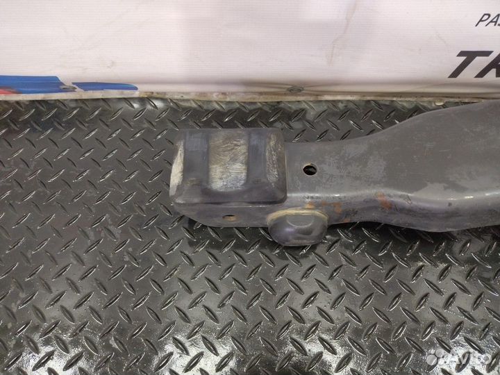 Кронштейн задних амортизаторов кабины