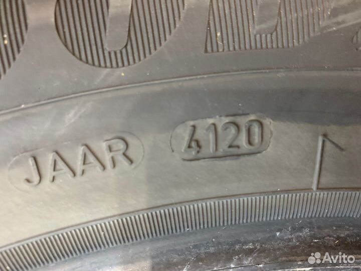 Goodyear UltraGrip Ice Arctic SUV 215/65 R17