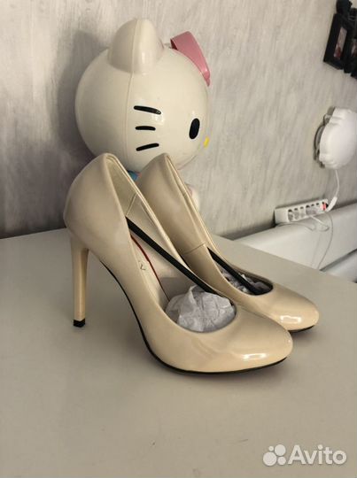 Туфли бежевые 37