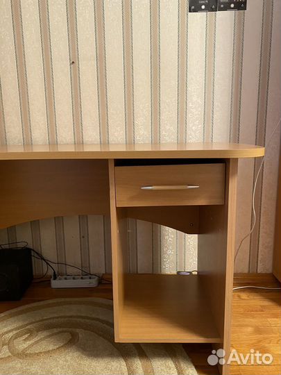 Письменный стол для школьника бу