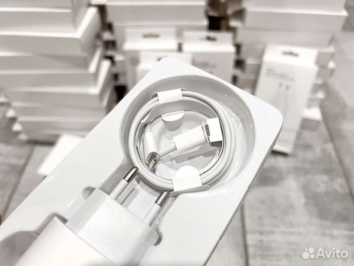 Зарядка на iPhone 20w + кабель витрина