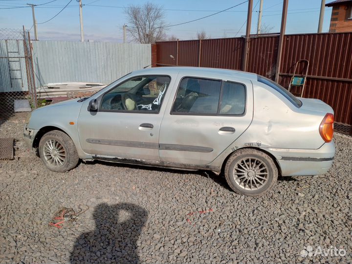 Renault Clio 1.4 МТ, 2000, битый, 10 000 км