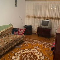 3-к. квартира, 54 м², 4/5 эт., Ангрен