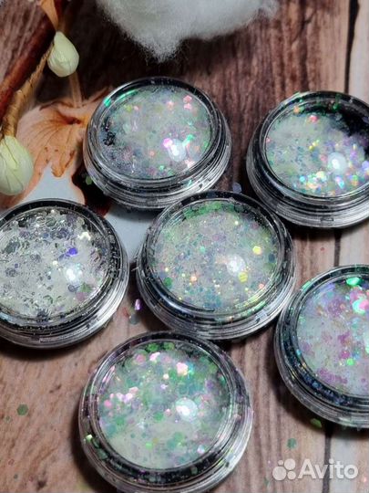 Блёстки для волшебного маникюра