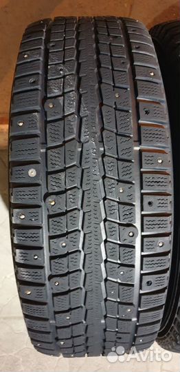 Dunlop SP Winter Ice 01 215/65 R16 98T