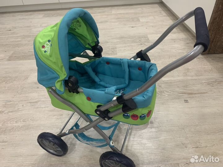 Игрушечная коляска для кукол