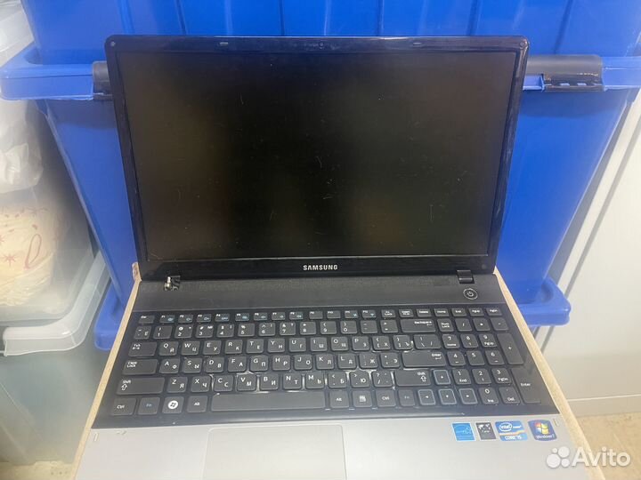 Ноутбук samsung NP 300 E5A