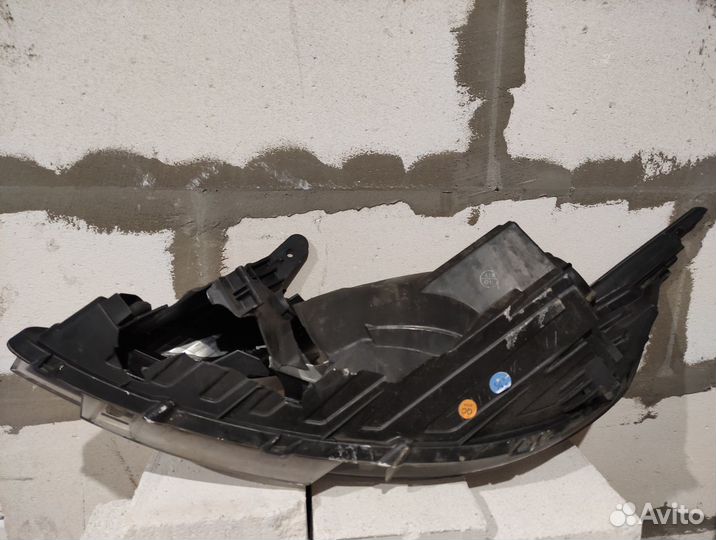 Фара битая правая Kia Rio 2014