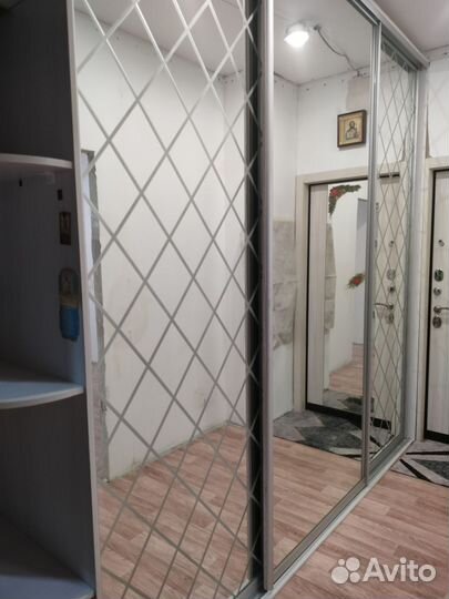 Дверь зеркальная купе