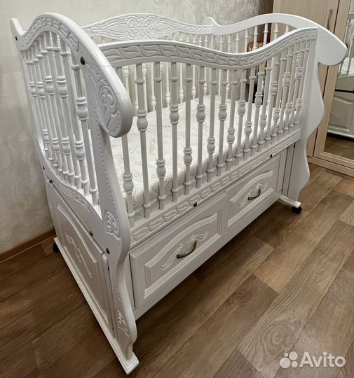 Кроватка для новорожденных