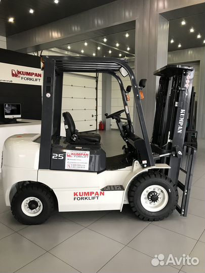 Вилочный погрузчик Nissan FJ01A15U, 2006