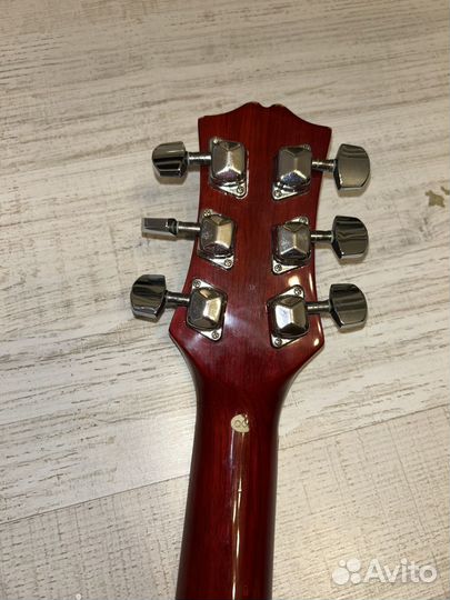 Акустическая гитара