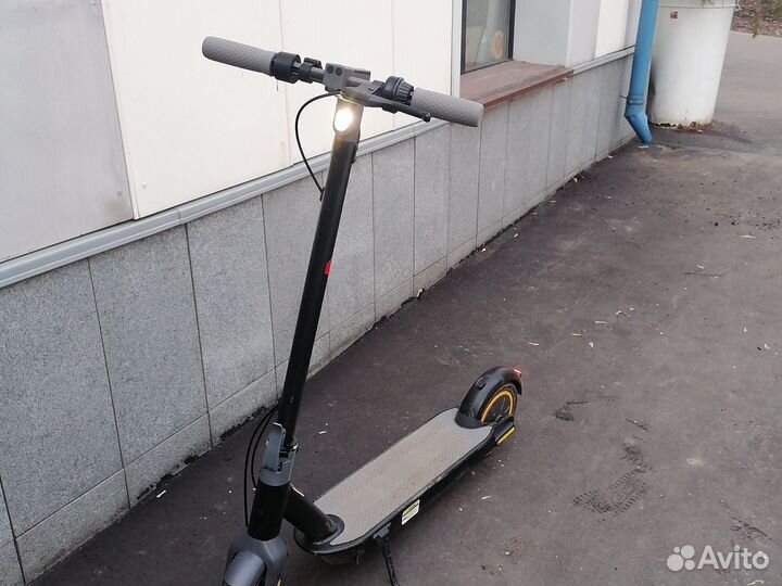 Электросамокат hiper triumph m100