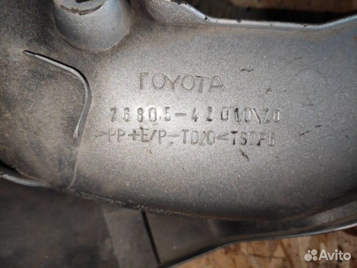 Накладка двери багажника Toyota Rav4 ACA33 2adftv