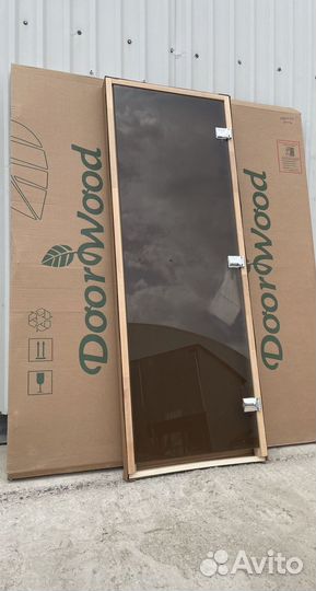 Дверь стеклянная для бани и сауны