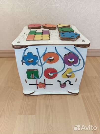 Бизиборд куб