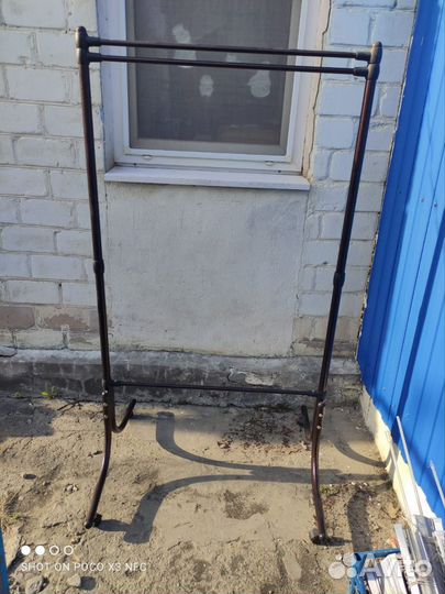 Стойка для одежды