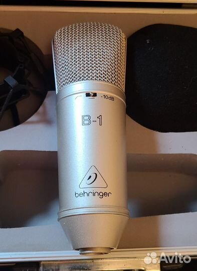 Микрофон Behringer B1