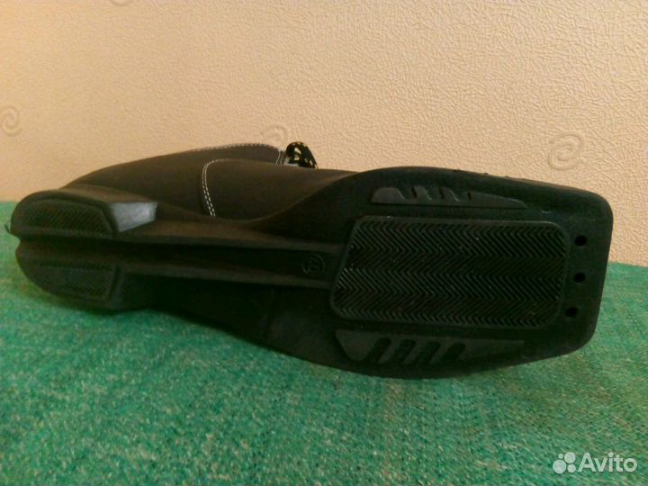 Ботинки лыжные