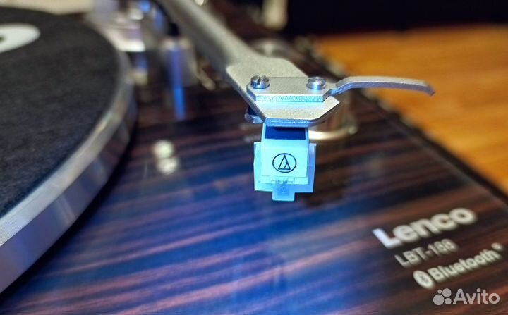 Виниловый проигрыватель Lenco LBT-188 walnut