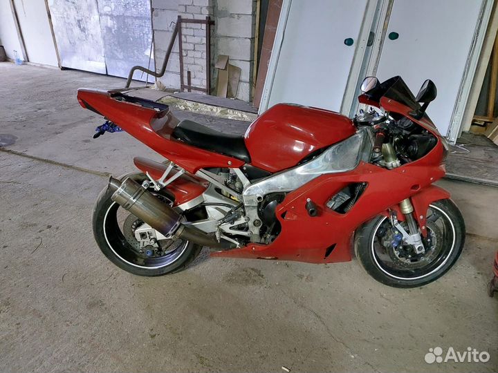 Yamaha R1