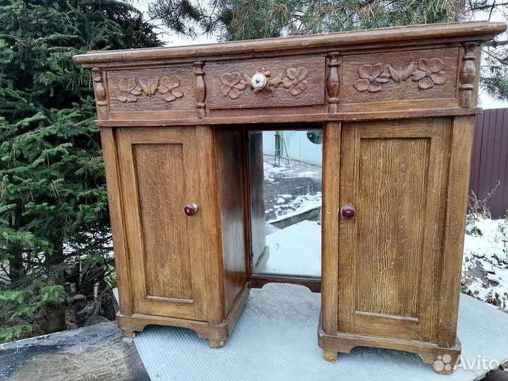 Предмет старинной мебели