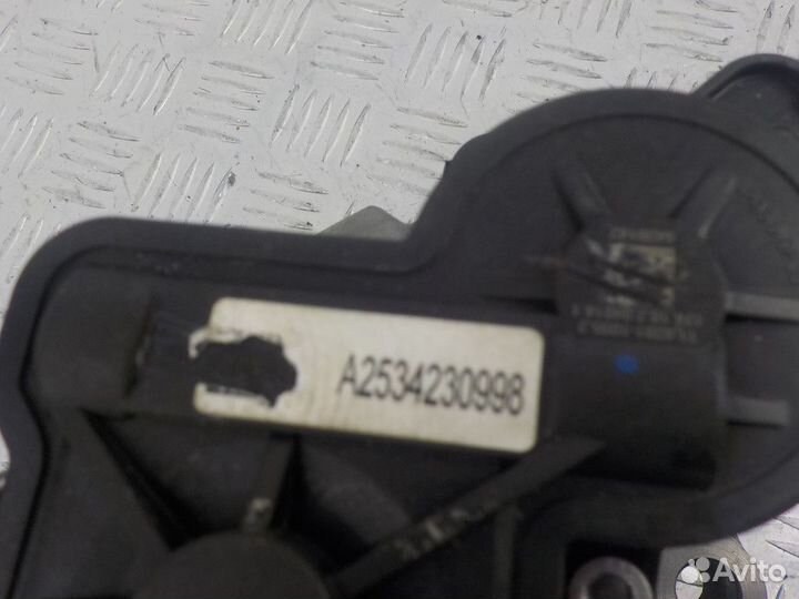 Суппорт задний левый Mercedes-Benz C W205