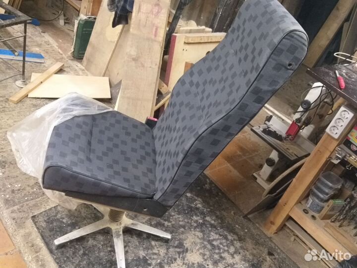 Автобусное сиденье в гараж