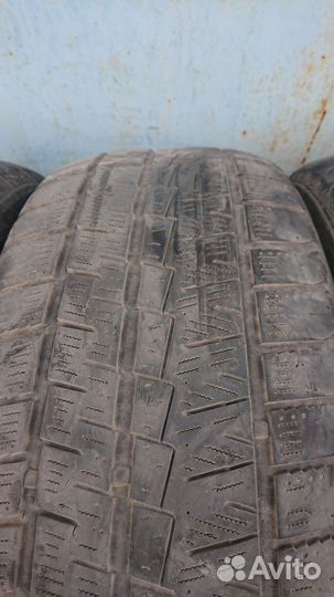 Kapsen SnowShoes AW33 215/55 R17 94H