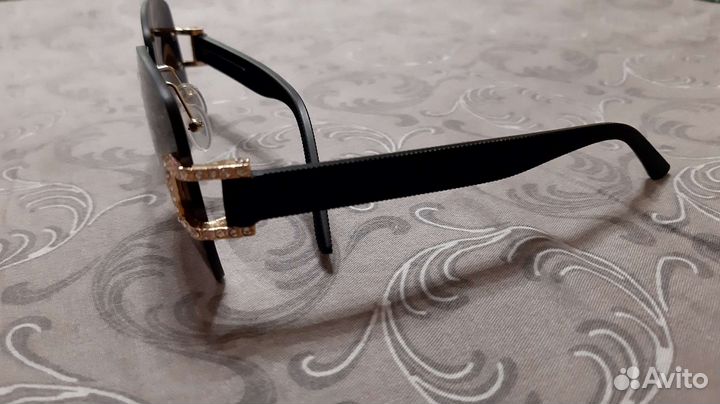 Солнцезащитные очки