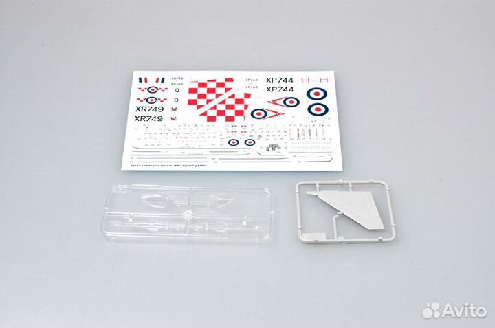 Модель самолета сборная Lightning F.3