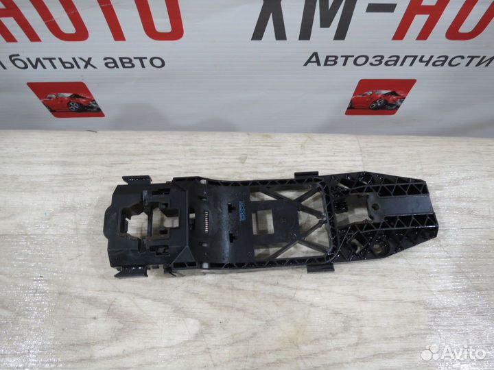 Кронштейн ручки задний левый Volkswagen Polo