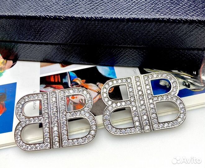 Серьги Balenciaga